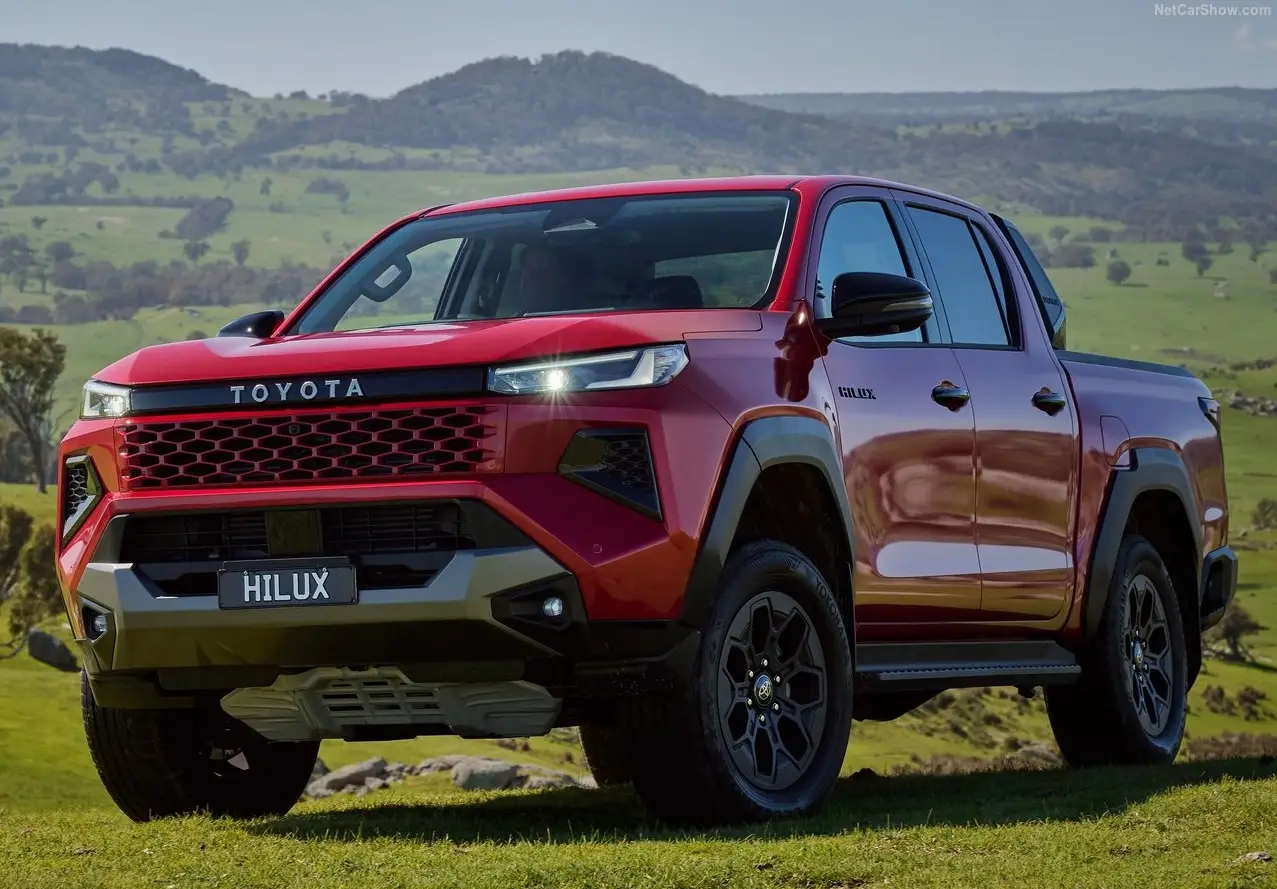 Toyota-HiLux-2026-RED ClearView Towing Mirrors for Toyota HiLux 2026 - ON (N90) Manual transmission pick up models and/or all Cab Chassis (Auto + Manual) - Image 1